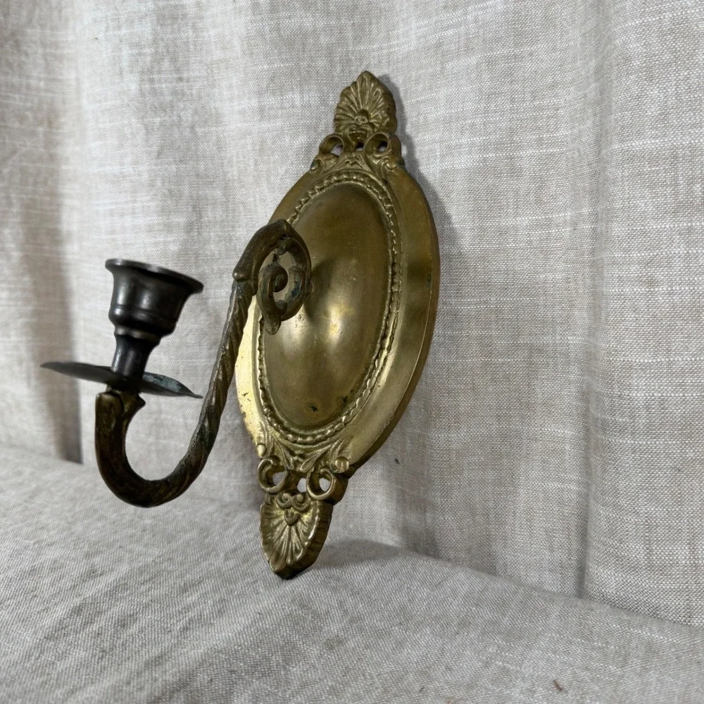 Wall Sconce Good Vintage Ornate Brass Oval Shell Scroll Taper Candle Holder
